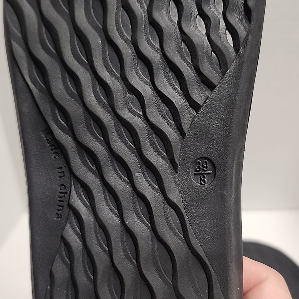 Megnya black and gray braided strap water sandals size 8 - Picture 9 of 10